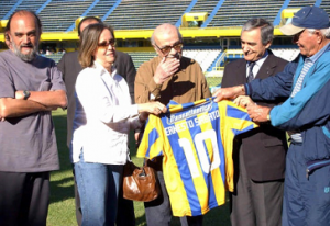 http://442.perfil.com/2011-05-02-61804-el-homenaje-del-futbol-para-ernesto-sabato/0502_ernesto_sabato_g_tel/